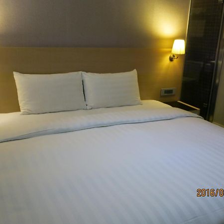 麗馨商旅七賢館 Hotel Kaohsiung Eksteriør billede