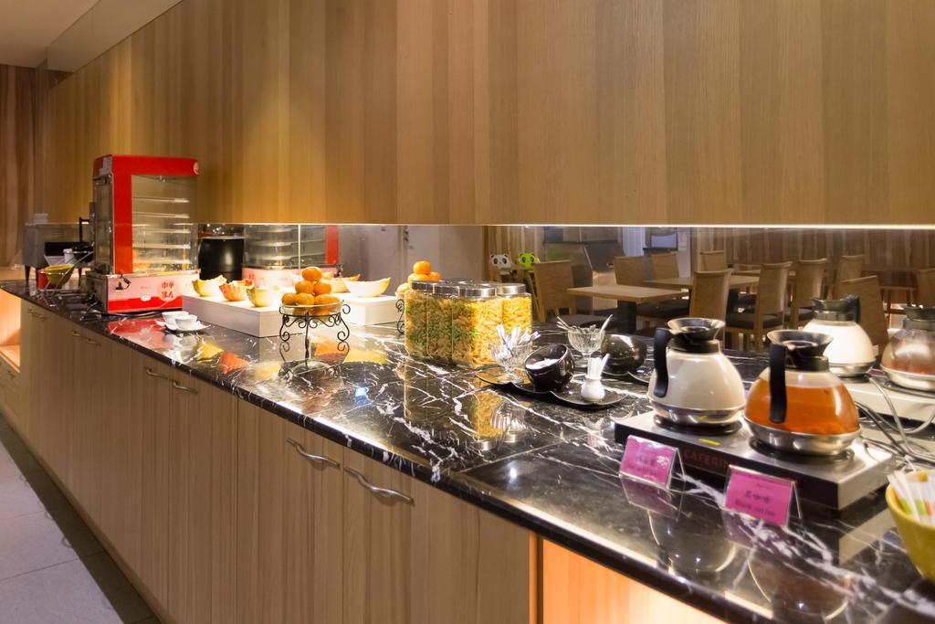 麗馨商旅七賢館 Hotel Kaohsiung Eksteriør billede