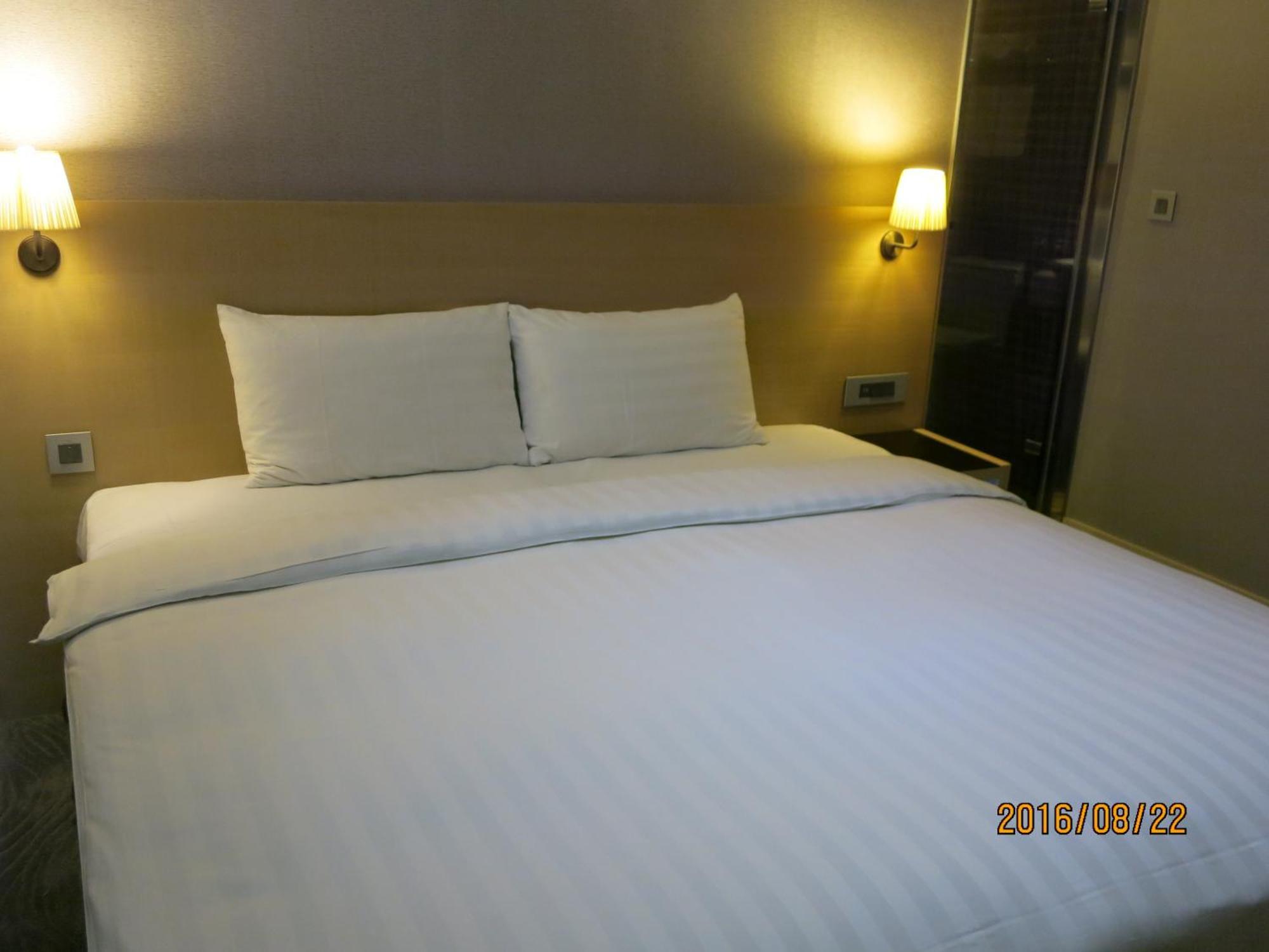 麗馨商旅七賢館 Hotel Kaohsiung Eksteriør billede