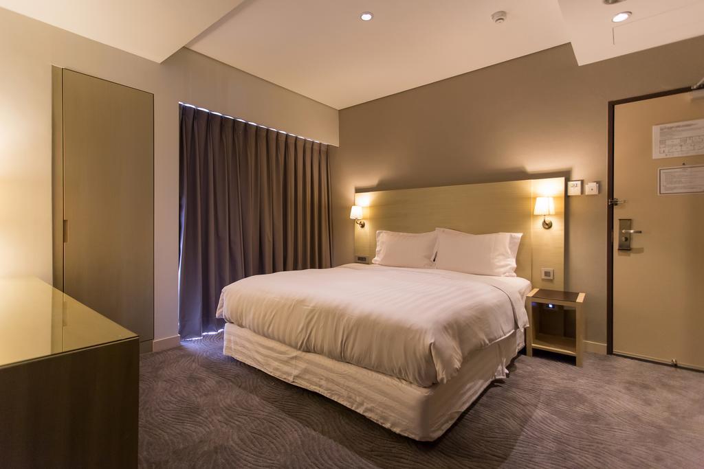 麗馨商旅七賢館 Hotel Kaohsiung Eksteriør billede