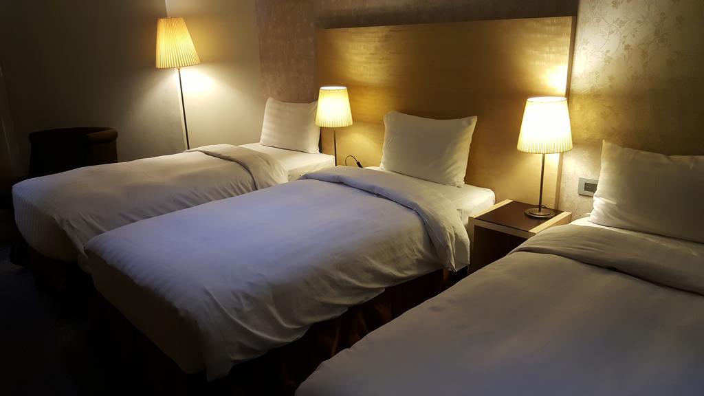 麗馨商旅七賢館 Hotel Kaohsiung Eksteriør billede