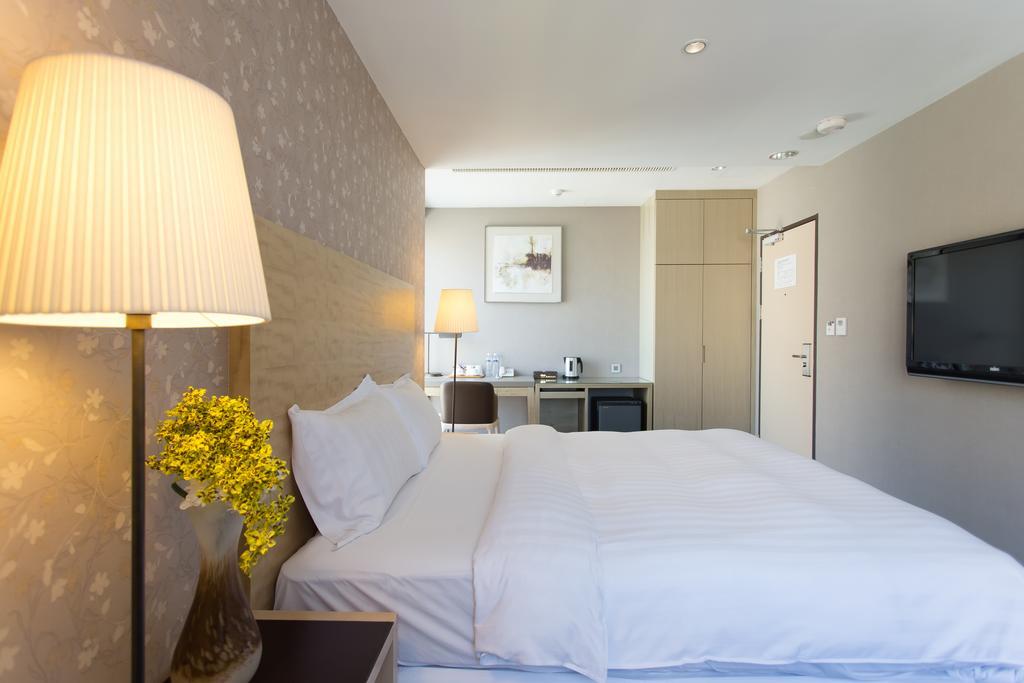 麗馨商旅七賢館 Hotel Kaohsiung Eksteriør billede