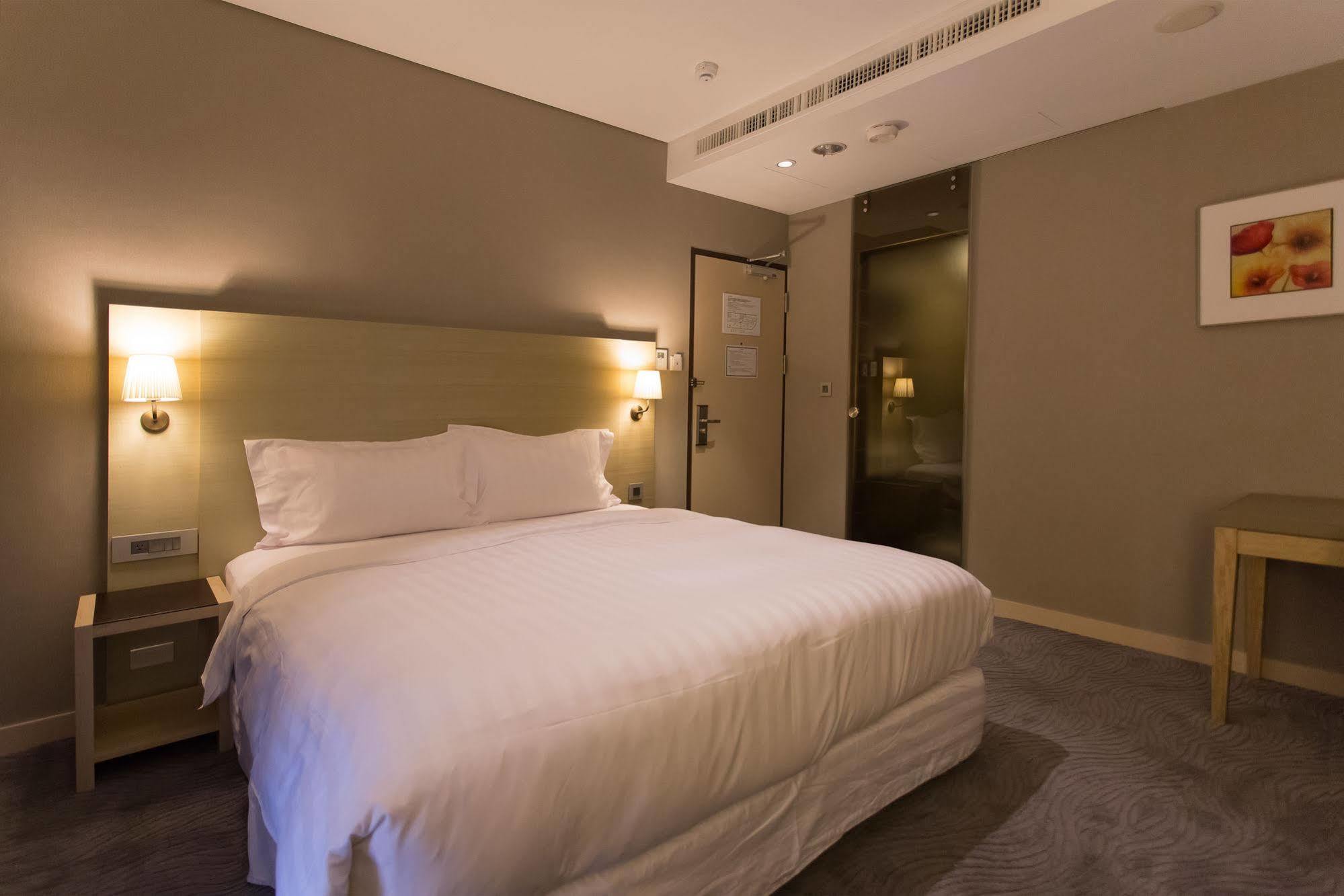 麗馨商旅七賢館 Hotel Kaohsiung Eksteriør billede