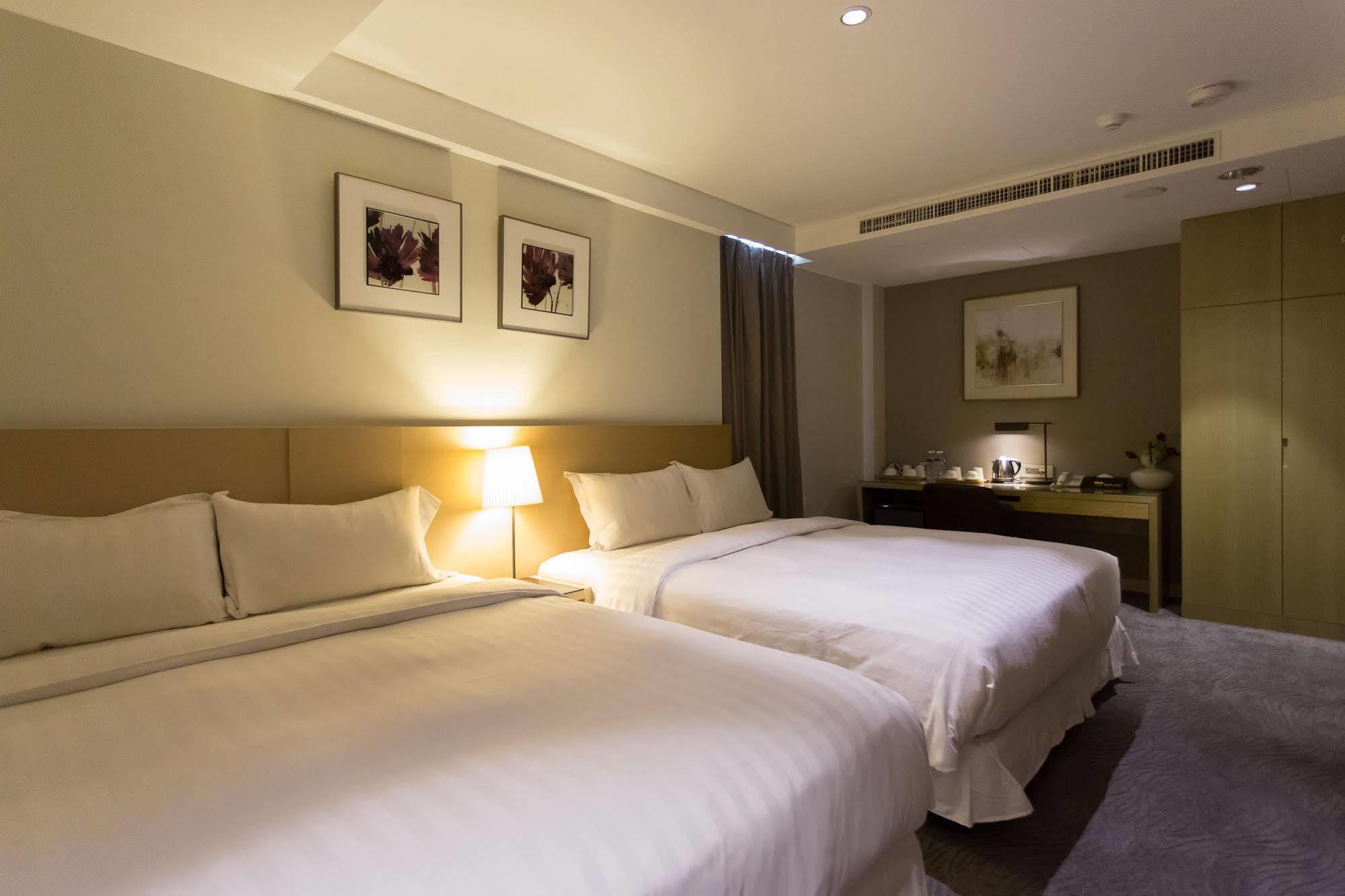 麗馨商旅七賢館 Hotel Kaohsiung Eksteriør billede