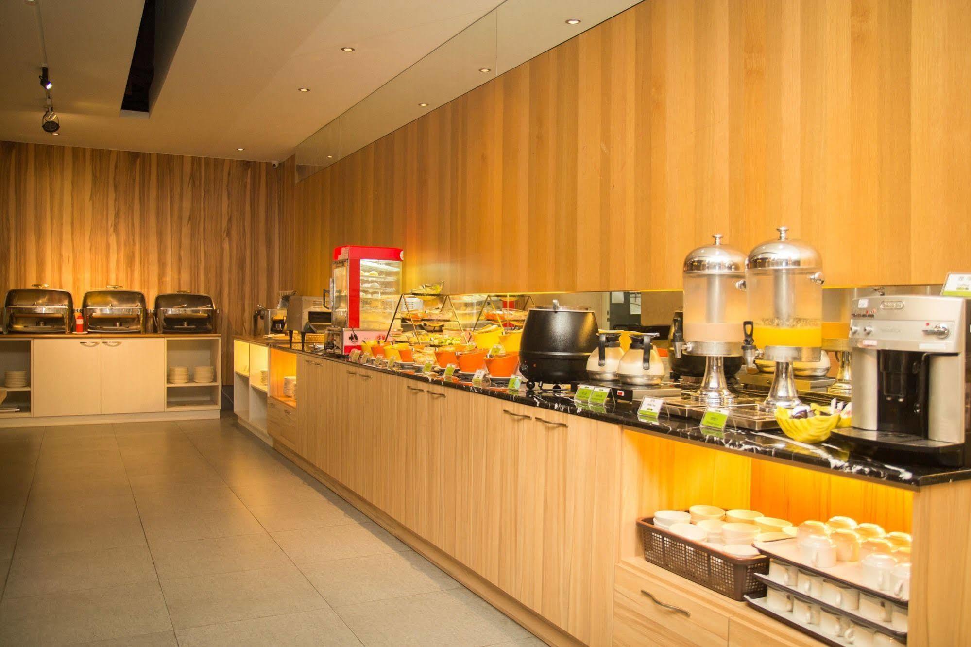 麗馨商旅七賢館 Hotel Kaohsiung Eksteriør billede