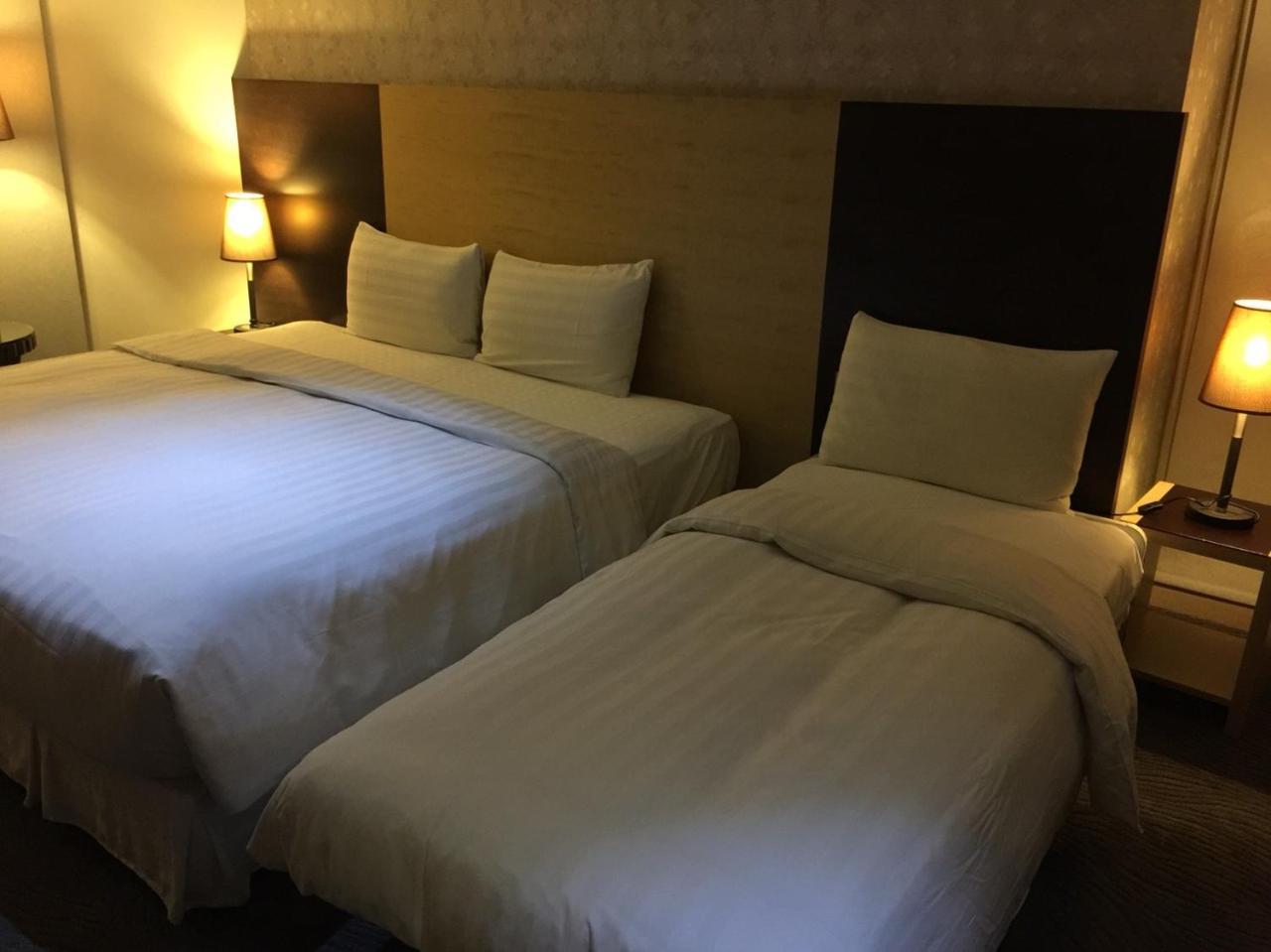 麗馨商旅七賢館 Hotel Kaohsiung Eksteriør billede