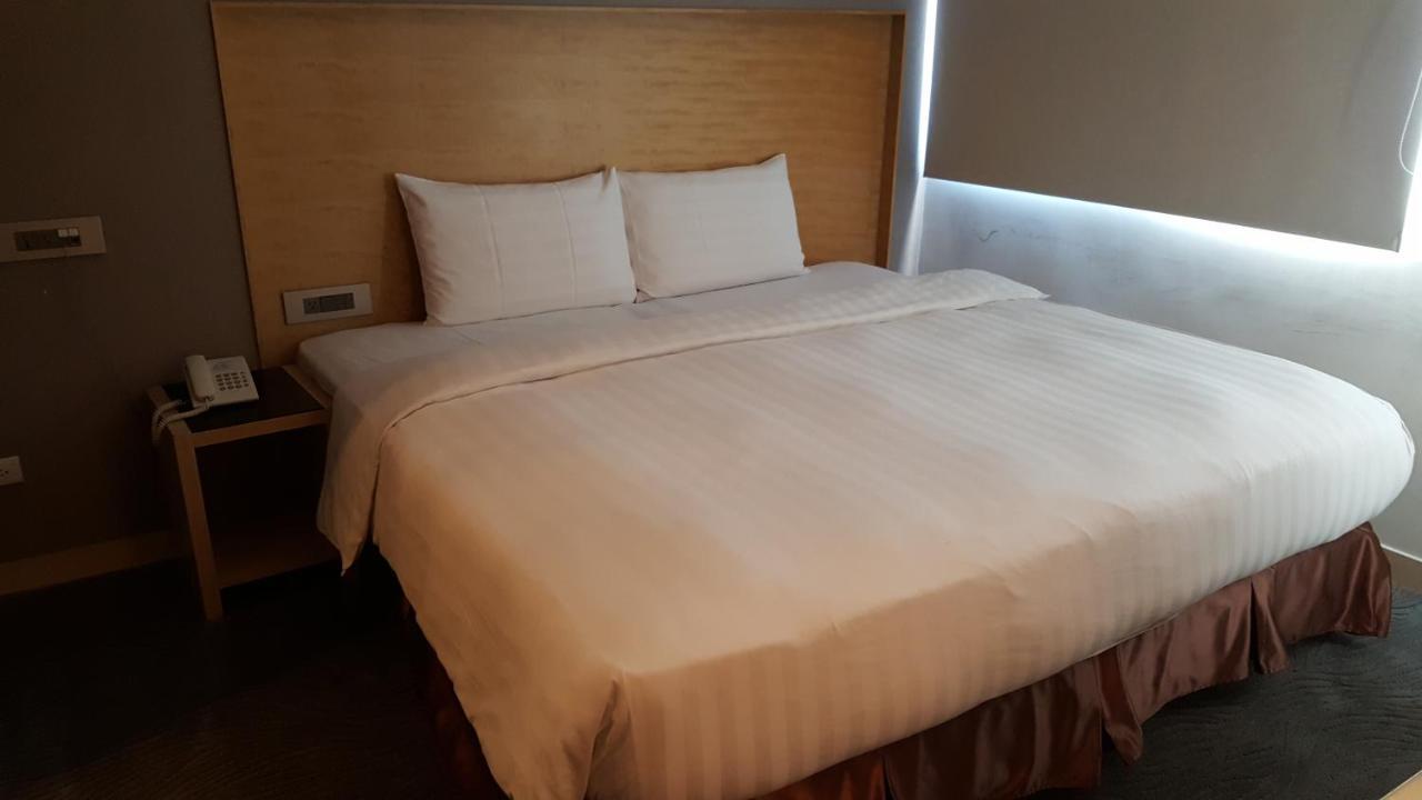 麗馨商旅七賢館 Hotel Kaohsiung Eksteriør billede